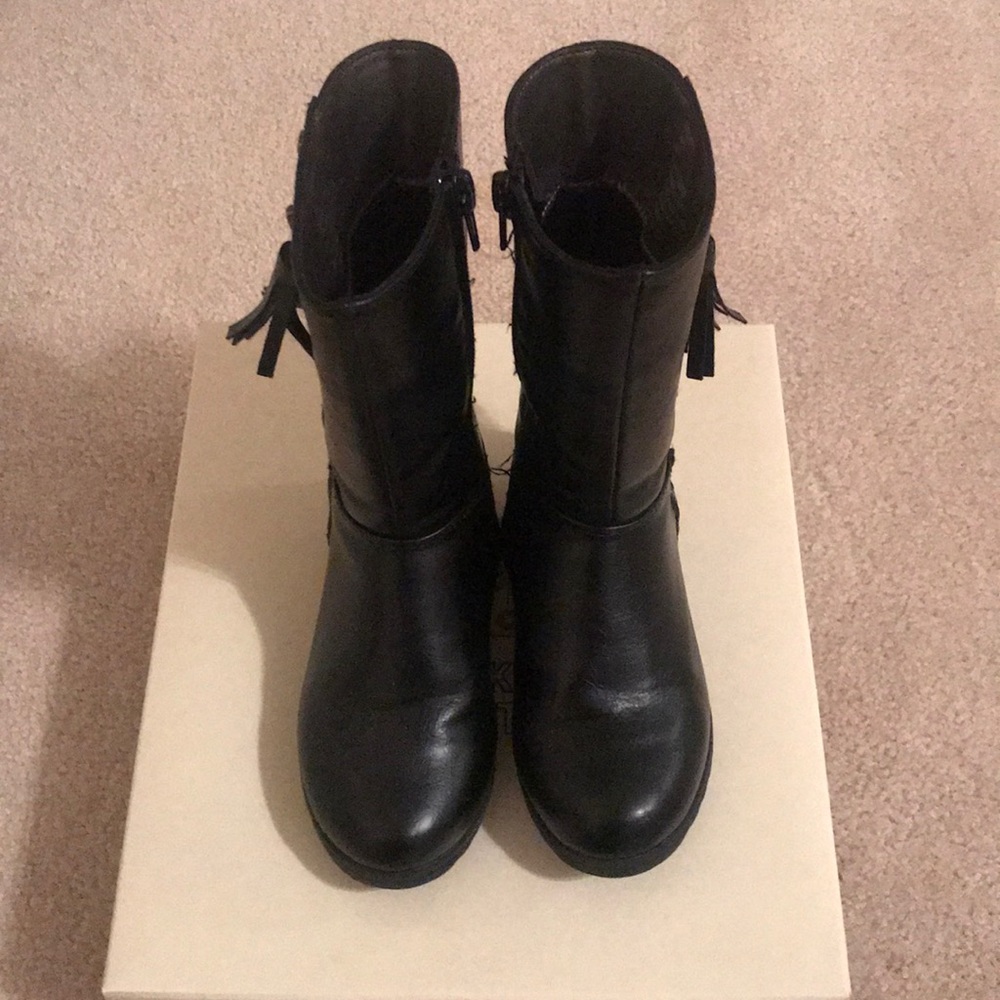 Tucker + Tate black boots